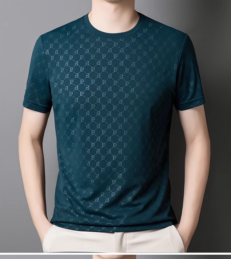 남자 여름 라운드넥 반소매 티셔츠 스타일링