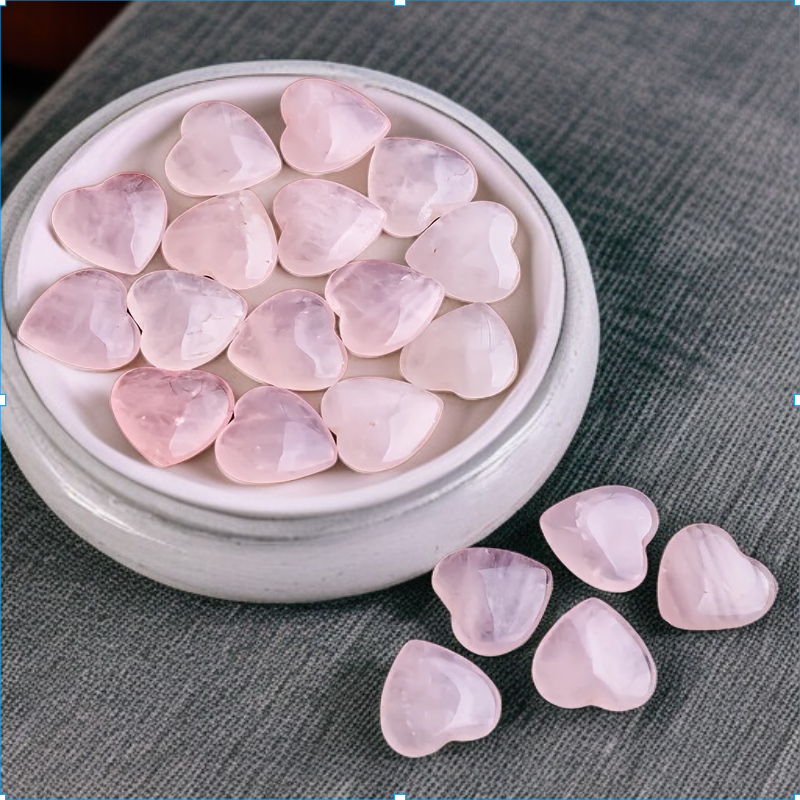 天然水晶の穴のない小さな愛の装飾品ローズクォーツピーチハートハイビスカスストーンラブスキャッタービーズアクセサリー