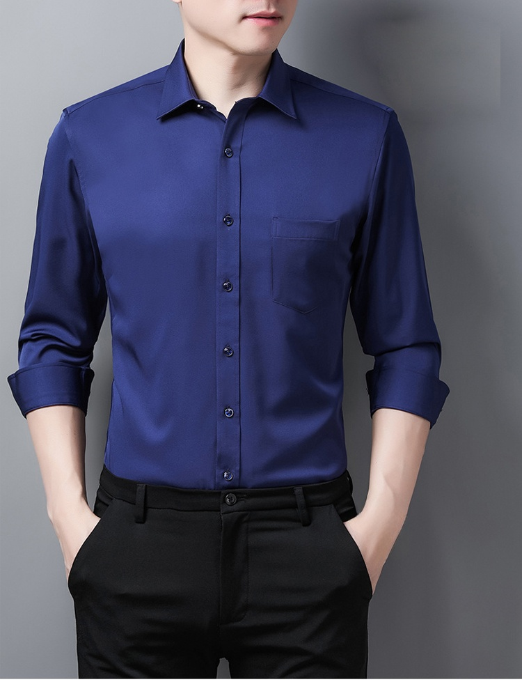 スタイリッシュなデザインのノーアイロンシャツ胸元画像