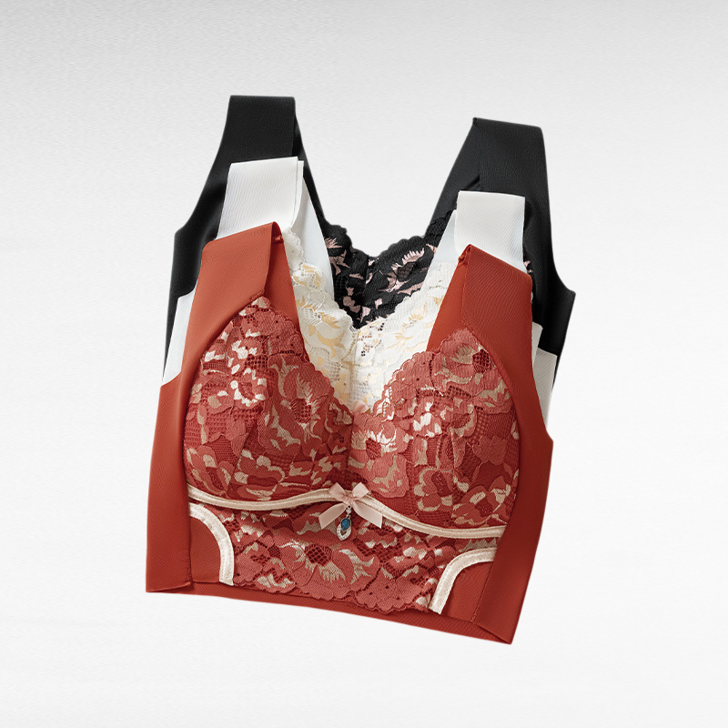 目を引く胸元を強調するエンボス刺繍ブラ