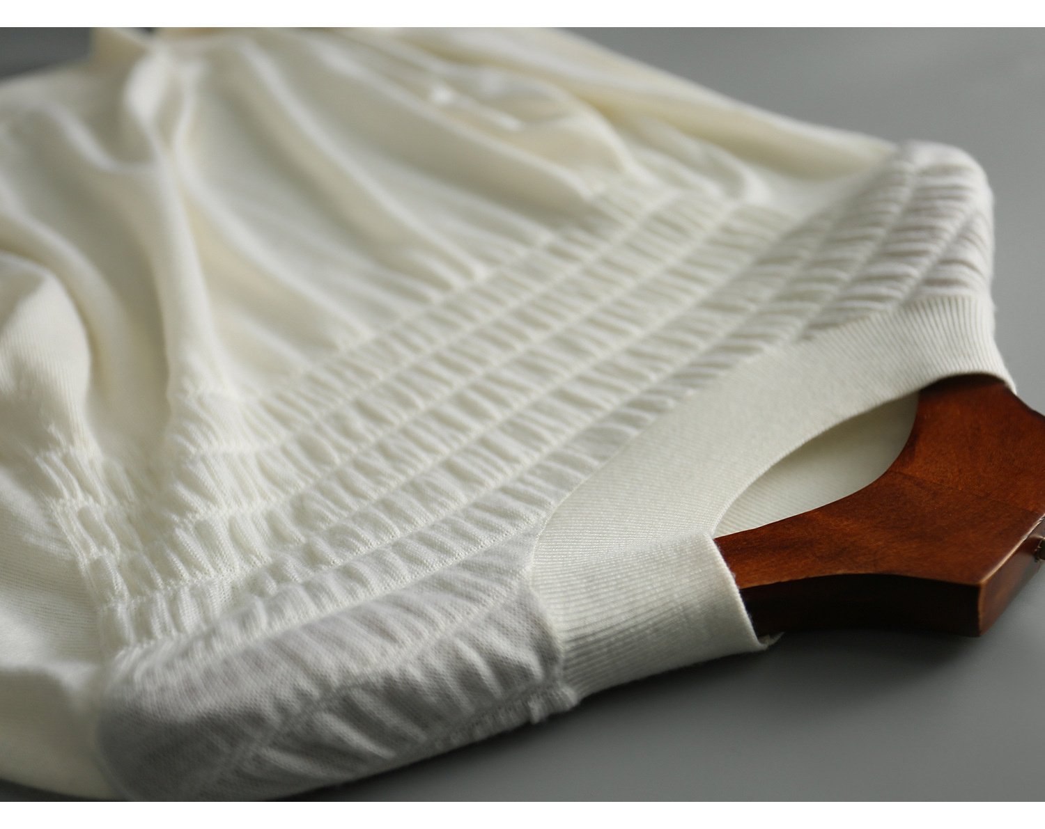 데일리 코디에 어울리는 긴팔 이너 니트