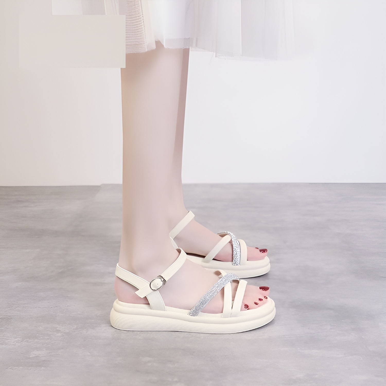 패셔너블한 두꺼운 밑창 샌들