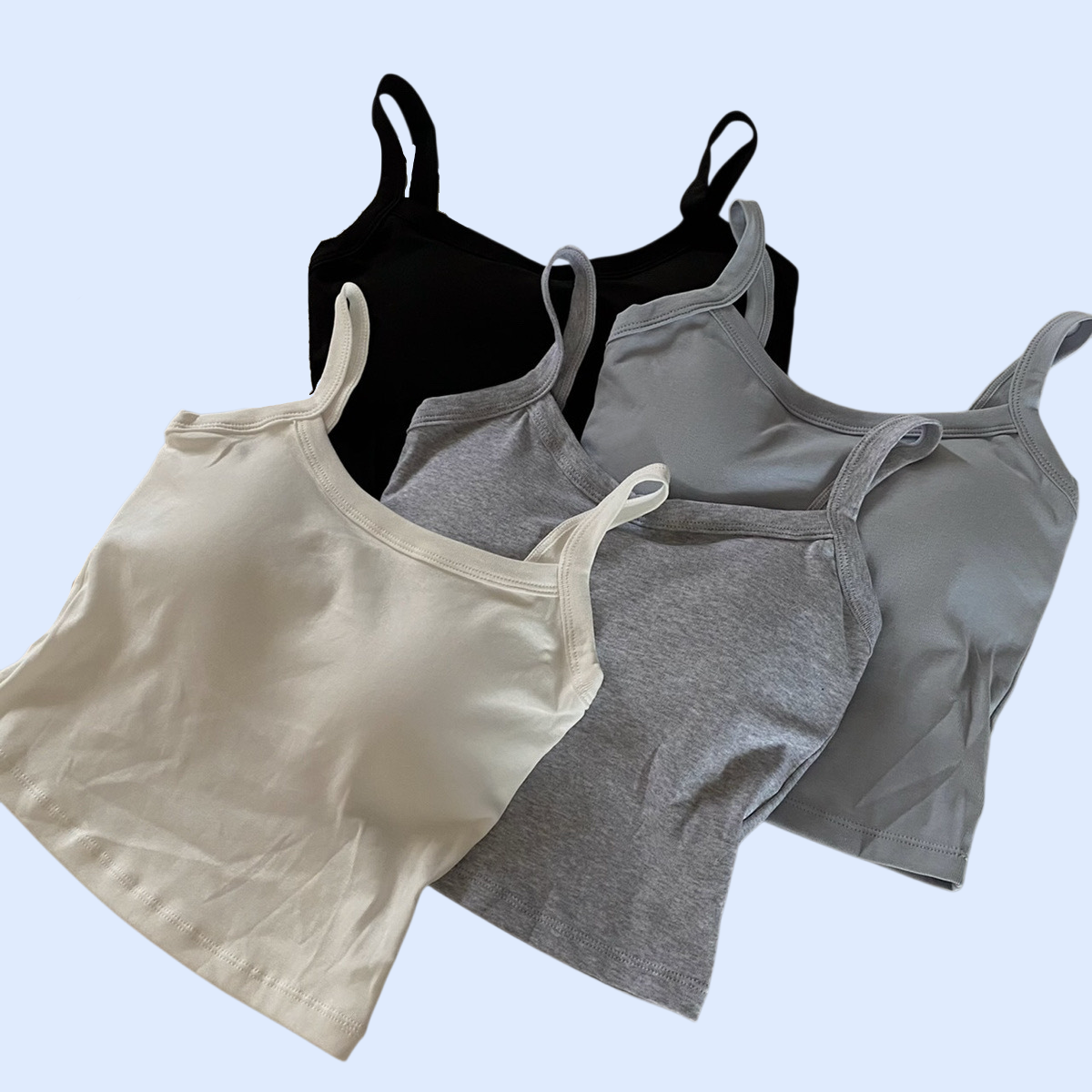 カジュアルなチューブトップキャミソール