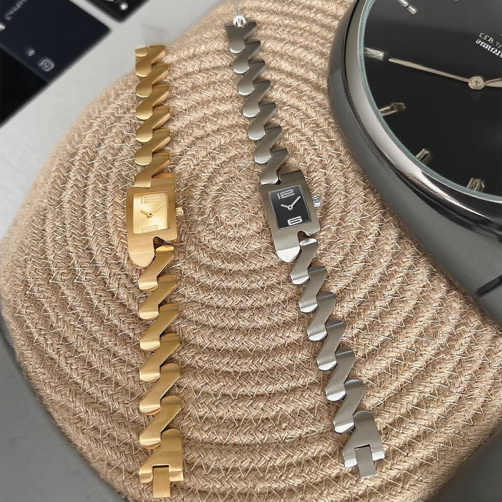 ゴールドクォーツブレスレットウォッチ ファッションレトロスクエア気質ブレスレットウォッチ カップル中世のブレスレットウォッチ