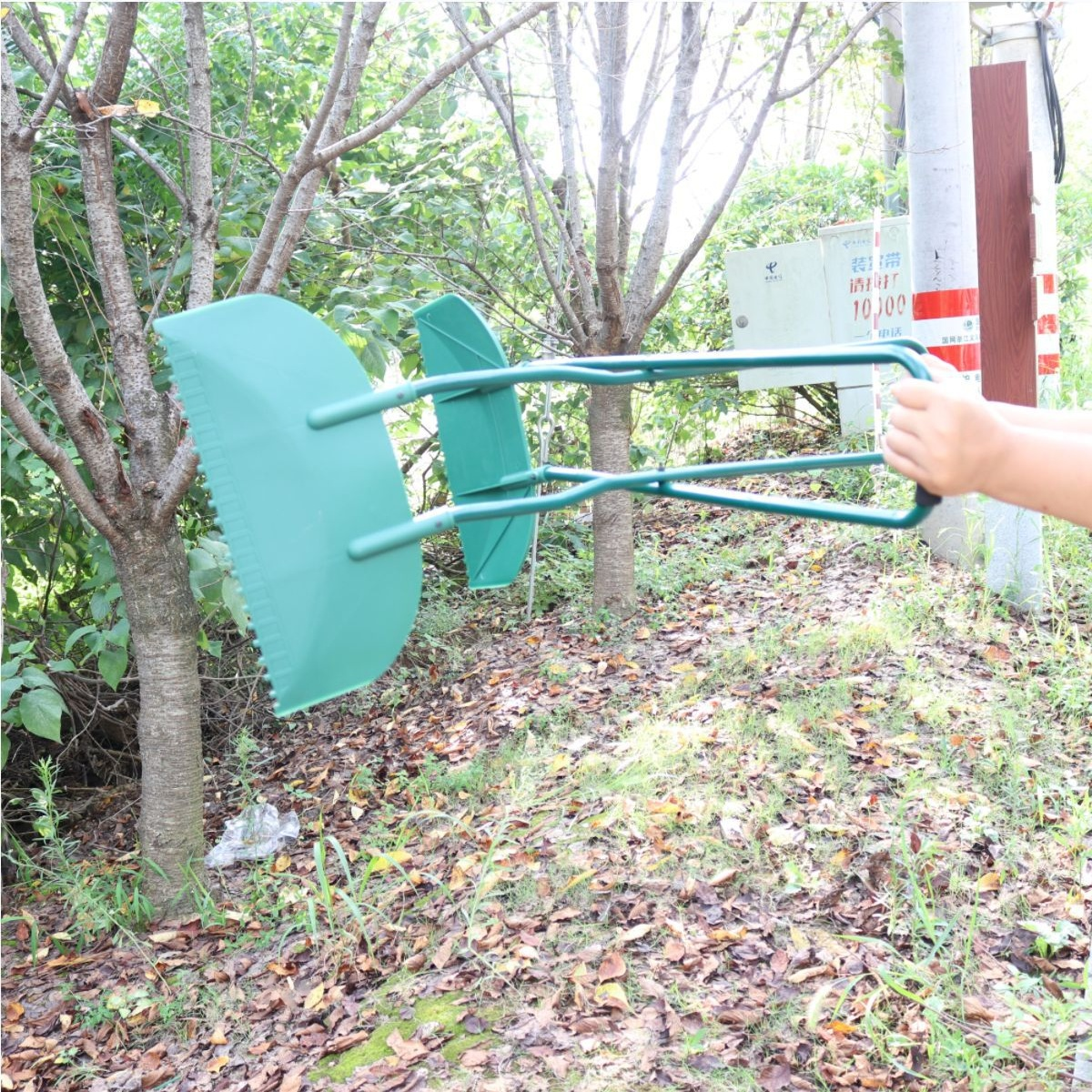 増量草熊手、庭草熊手、枯葉熊手、ガーデニング葉熊手、ガーデニングツール、長い木製ハンドル草熊手、葉熊手