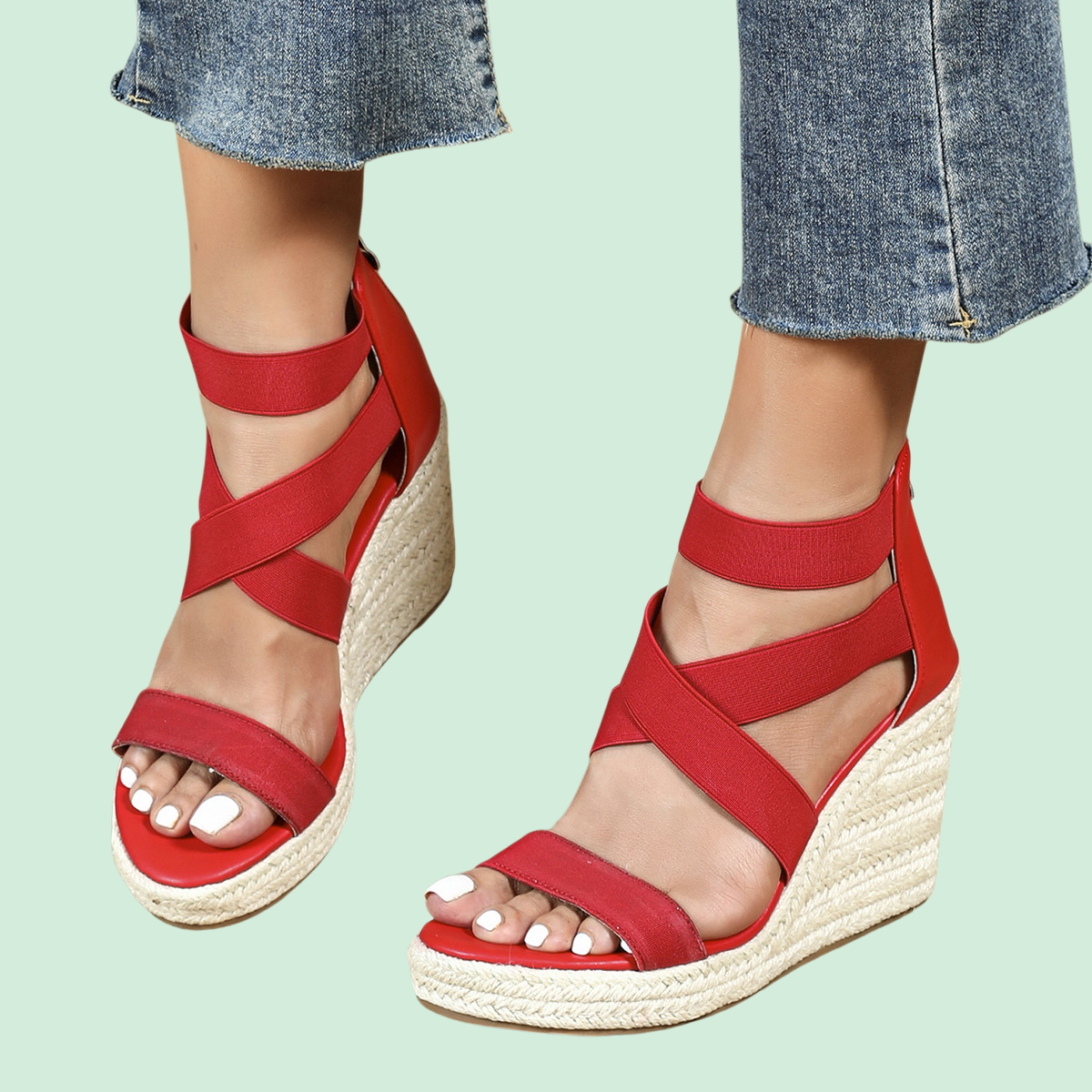 صنادل صيفية أوروبية وأمريكية بكعب إسفيني وإبزيم