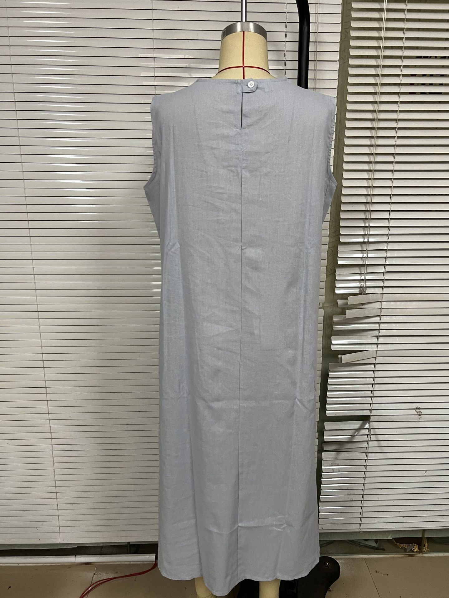 7色バリエーションが並んだドレスカラーパレット