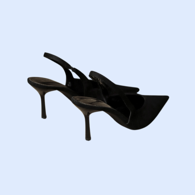 フランスのヒョウ柄ハイヒール