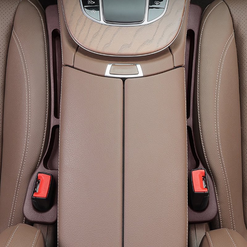 Der autositz hat ein leck und die sitze sitzen