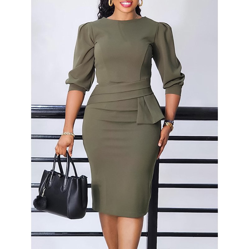 Kleid mit Rundhalsausschnitt und Falten, elegantes und modisches Bürodesign