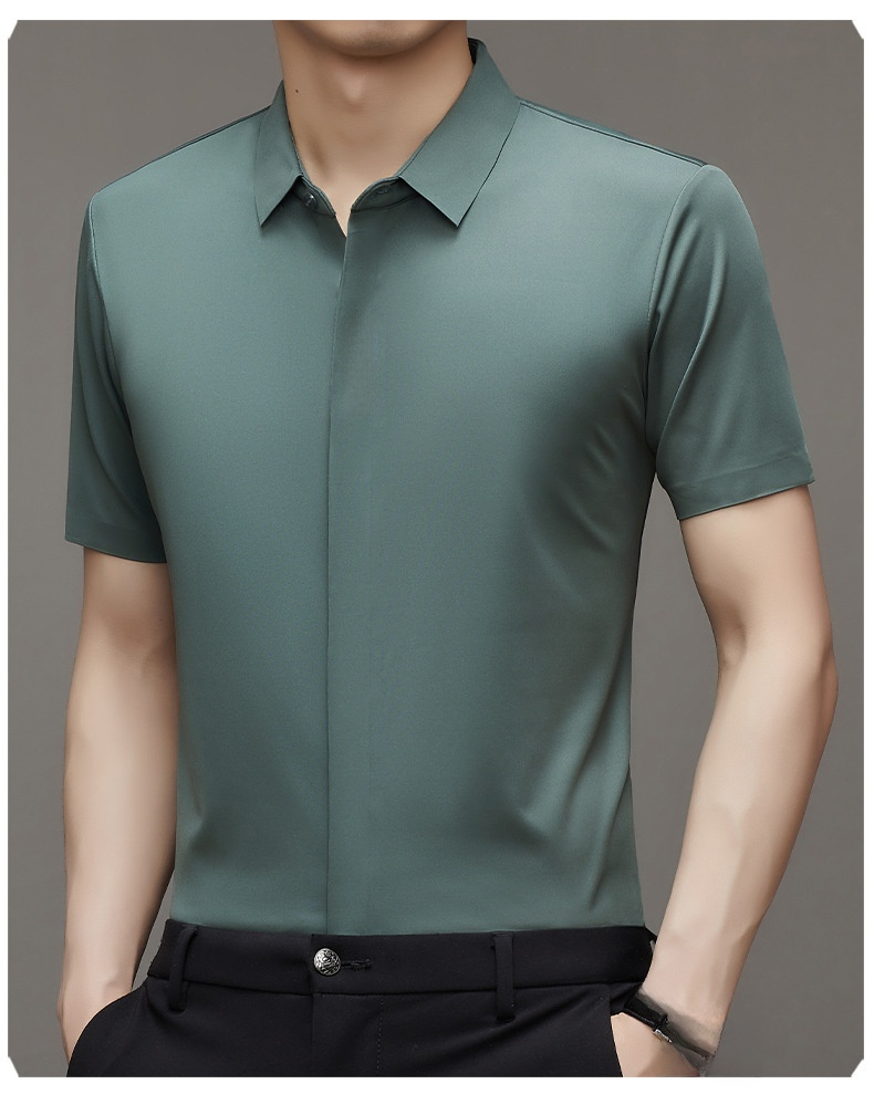 スタイリッシュな中年男性モデルの着用写真