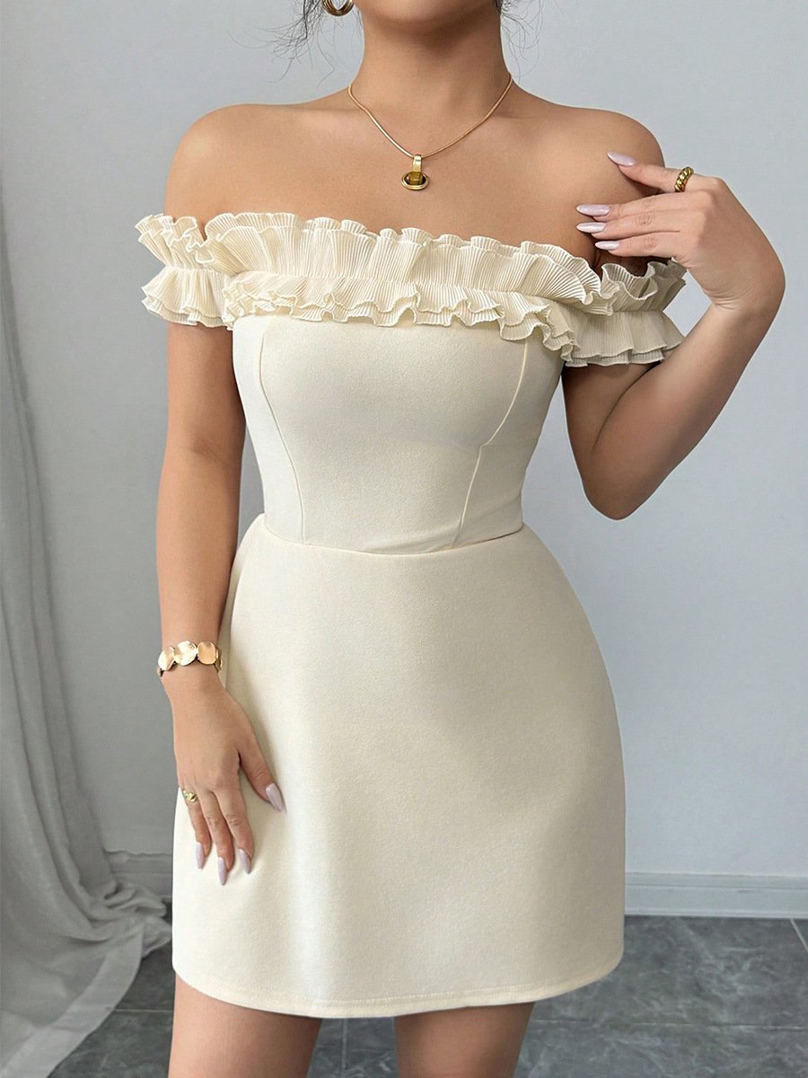 Krajkové šaty na jedno rameno