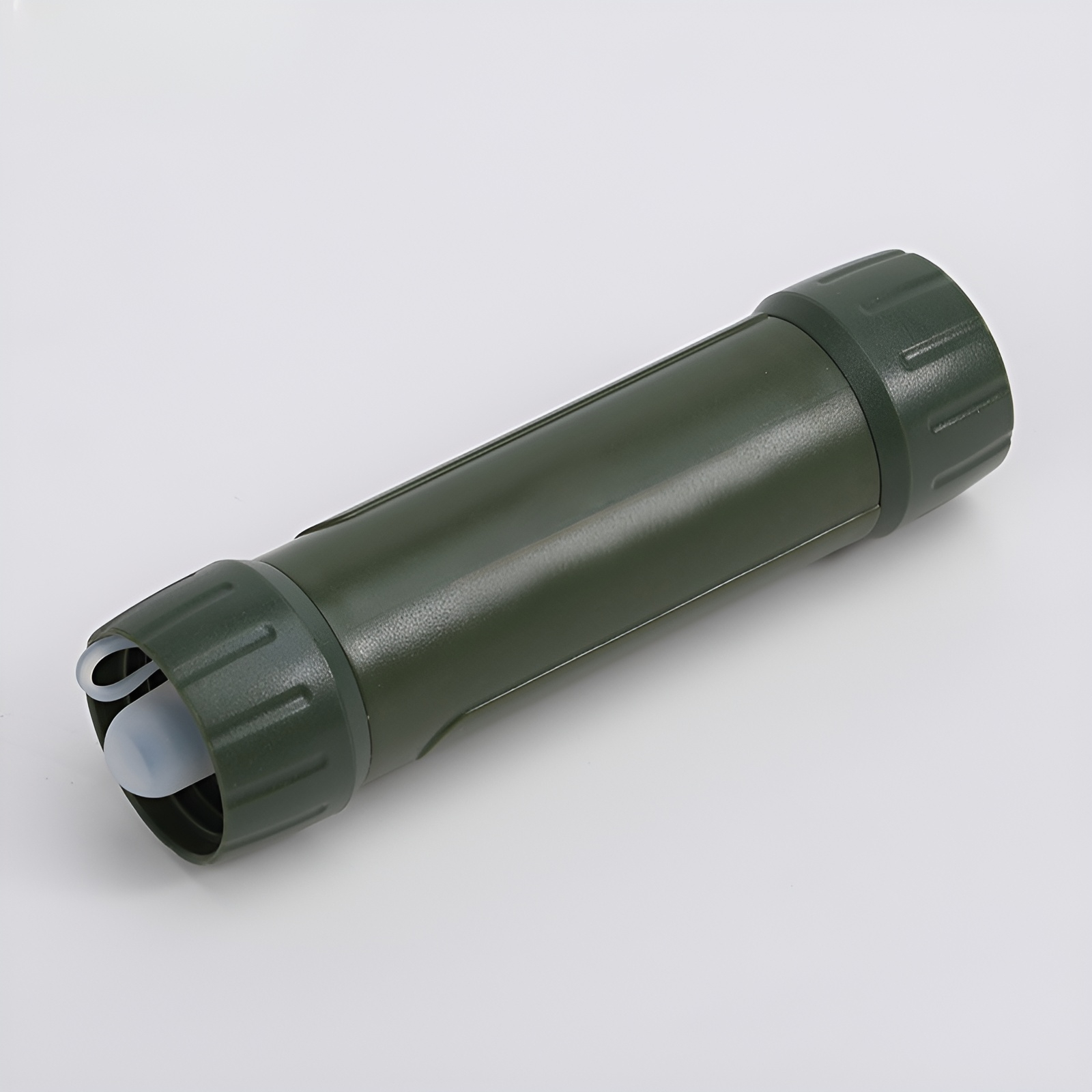 携帯浄水器の全体写真 アウトドアや防災に最適