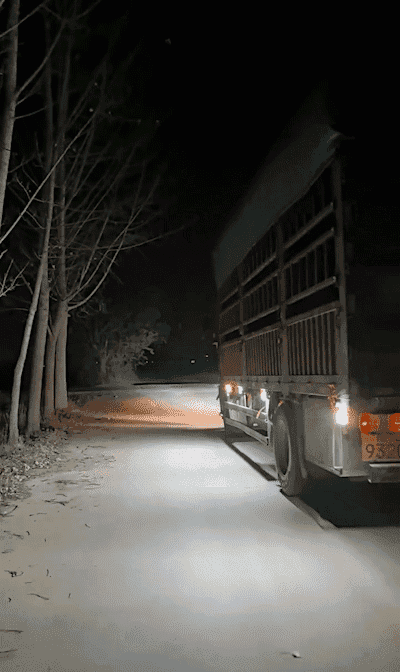 HFH-【安全护航】超亮行车示宽警示安全灯_07-1.gif