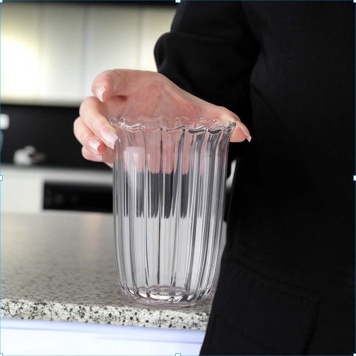 Rolled-rim glass water cup
