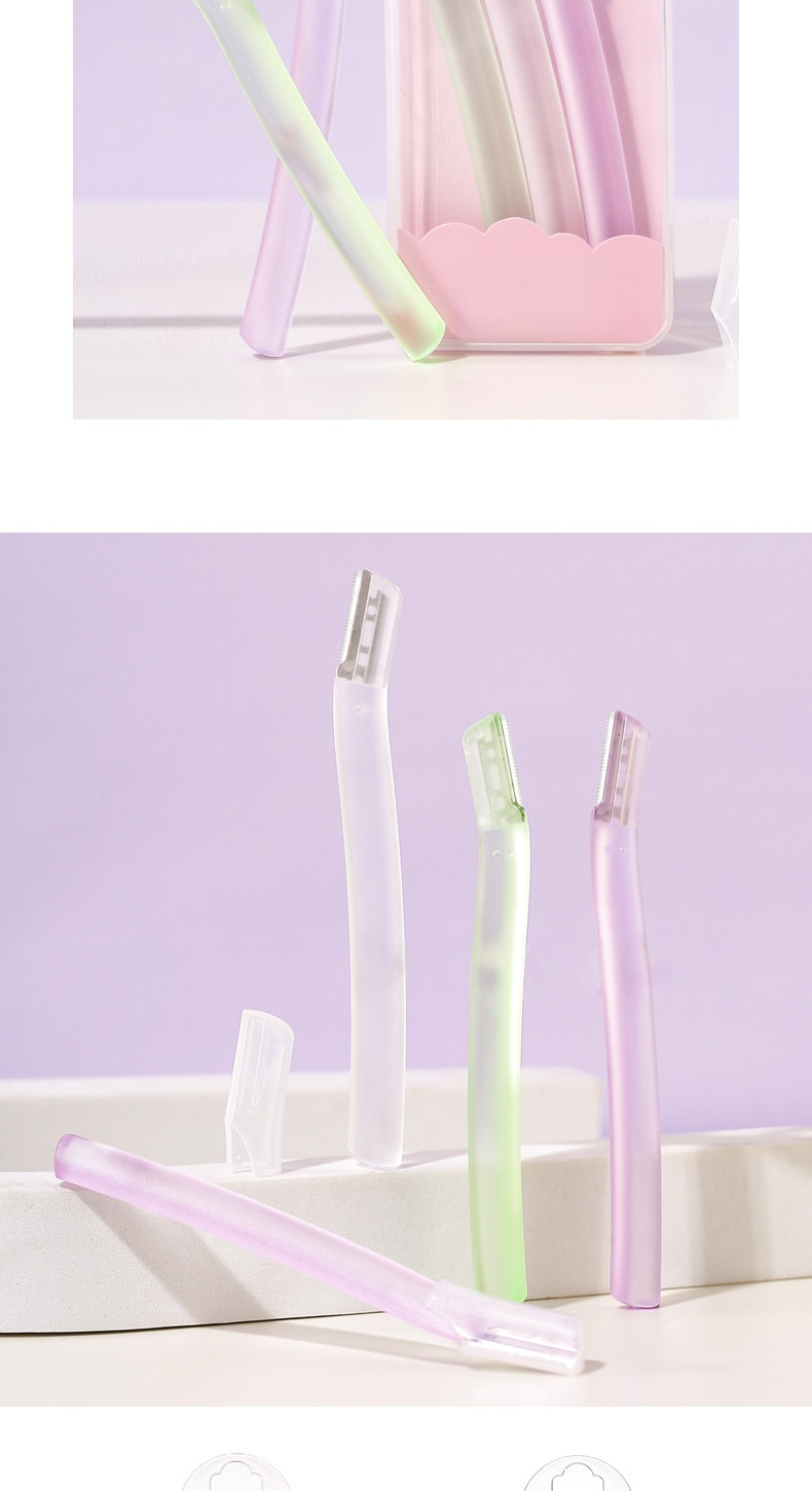 眉毛ケアに最適なシェービングツールの使用例