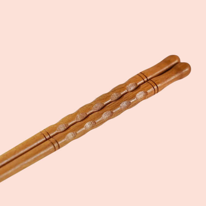 手彫りの尖った寿司用箸