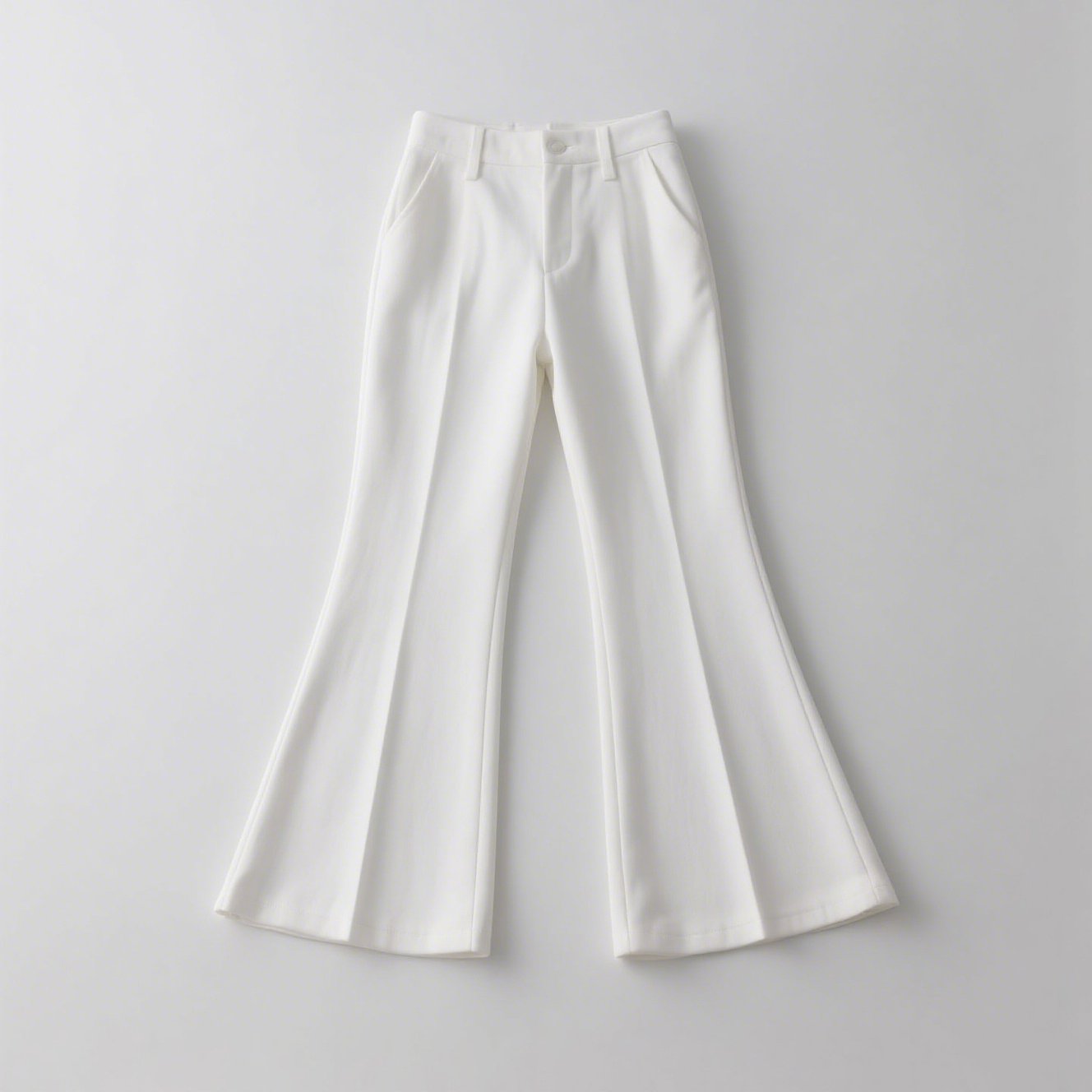 白色フレアスラックス全体写真