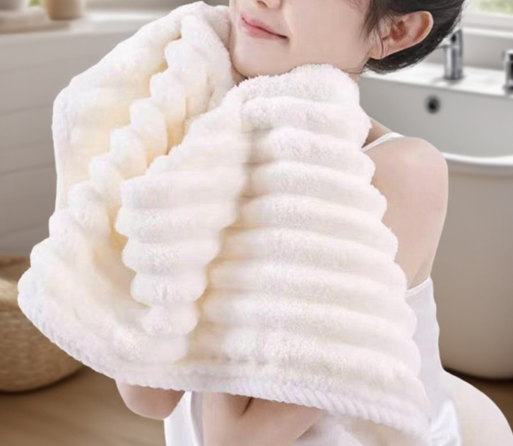 居家浴室珊瑚絨毛巾擺設