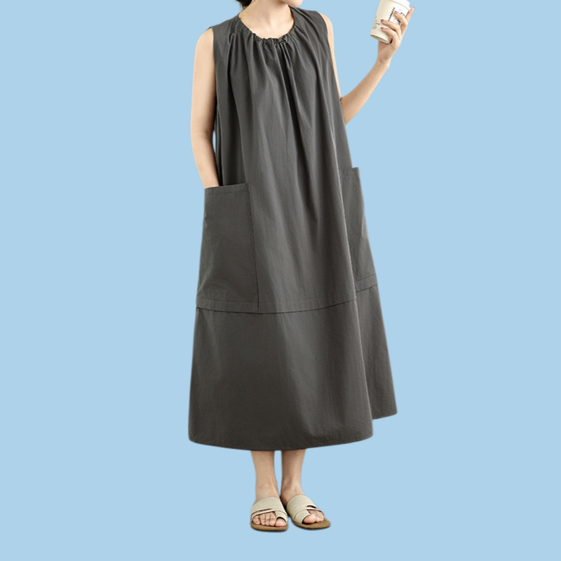 新しい丸首ノースリーブのゆったりワンピース