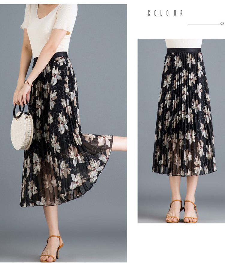 ウエスト部分のフィット感を強調したプリーツスカート