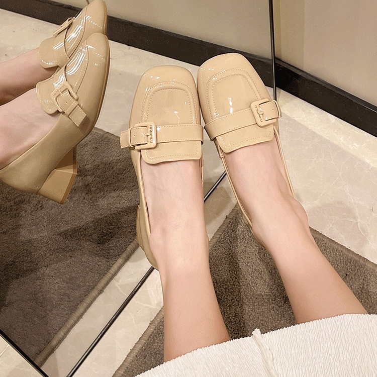 エナメルレザーローファー