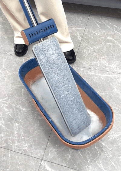 Szeroka powierzchnia czyszcząca mopa płaskiego