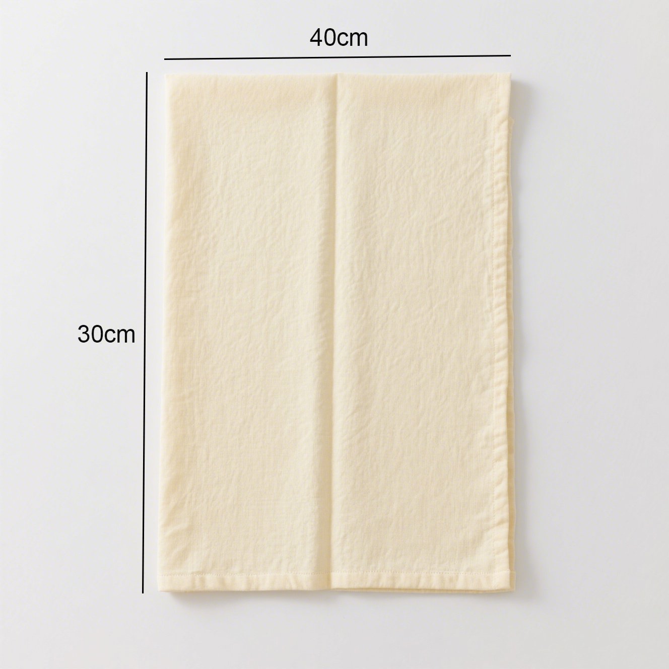 Krémově žlutý ubrus v moderní jídelně