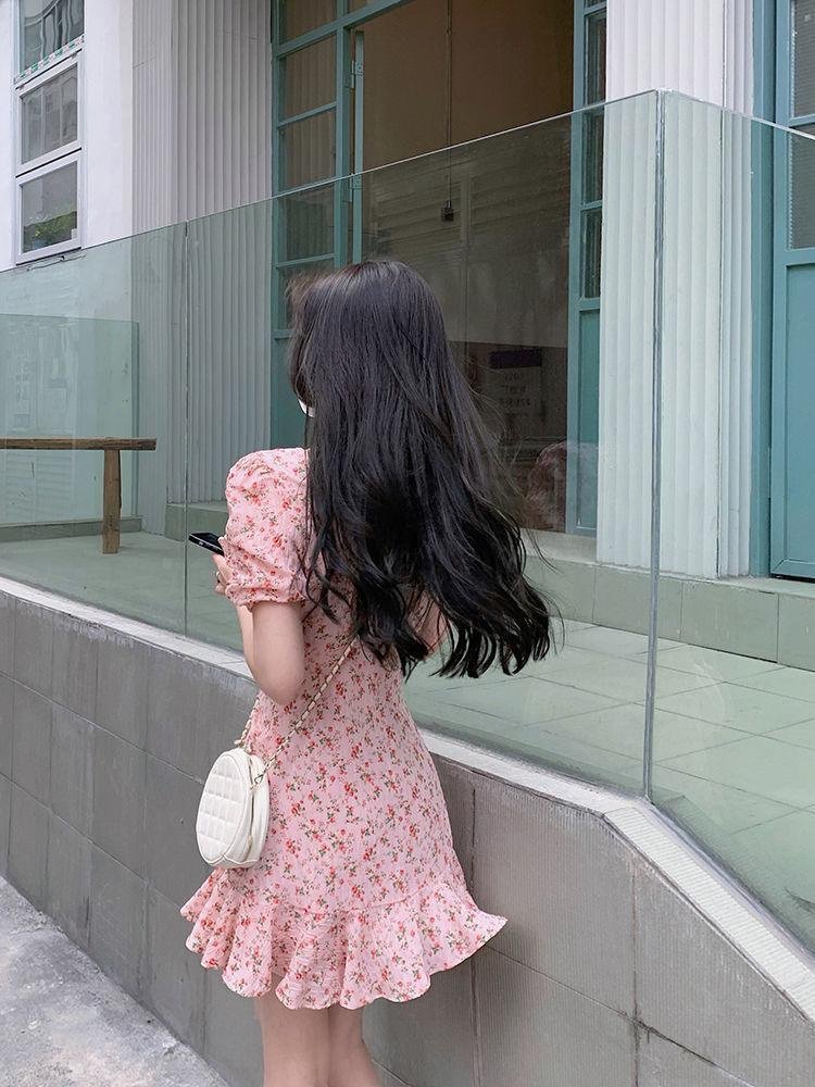 아트웍이 돋보이는 여름 스커트 착용샷