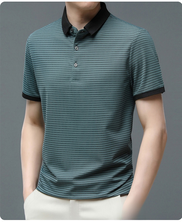 通気性に優れたポロシャツの生地アップ