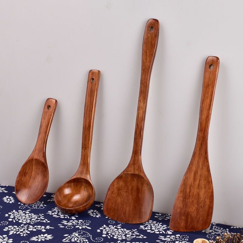 가정용 솥주걱은 솥을 상하게 하지 않는다