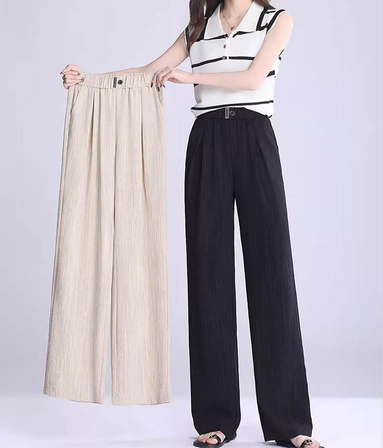 オフィスにも使える上品なワイドパンツコーデ