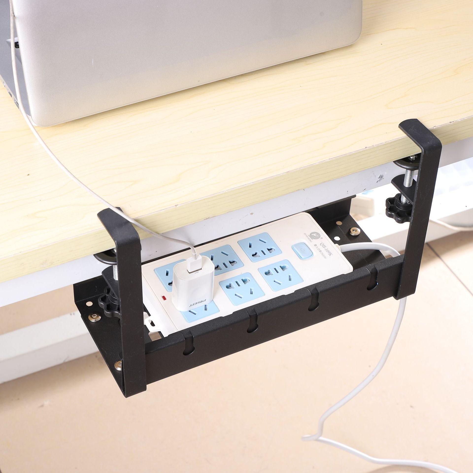 カーボンスチール製テーブル下収納フレームの全体画像