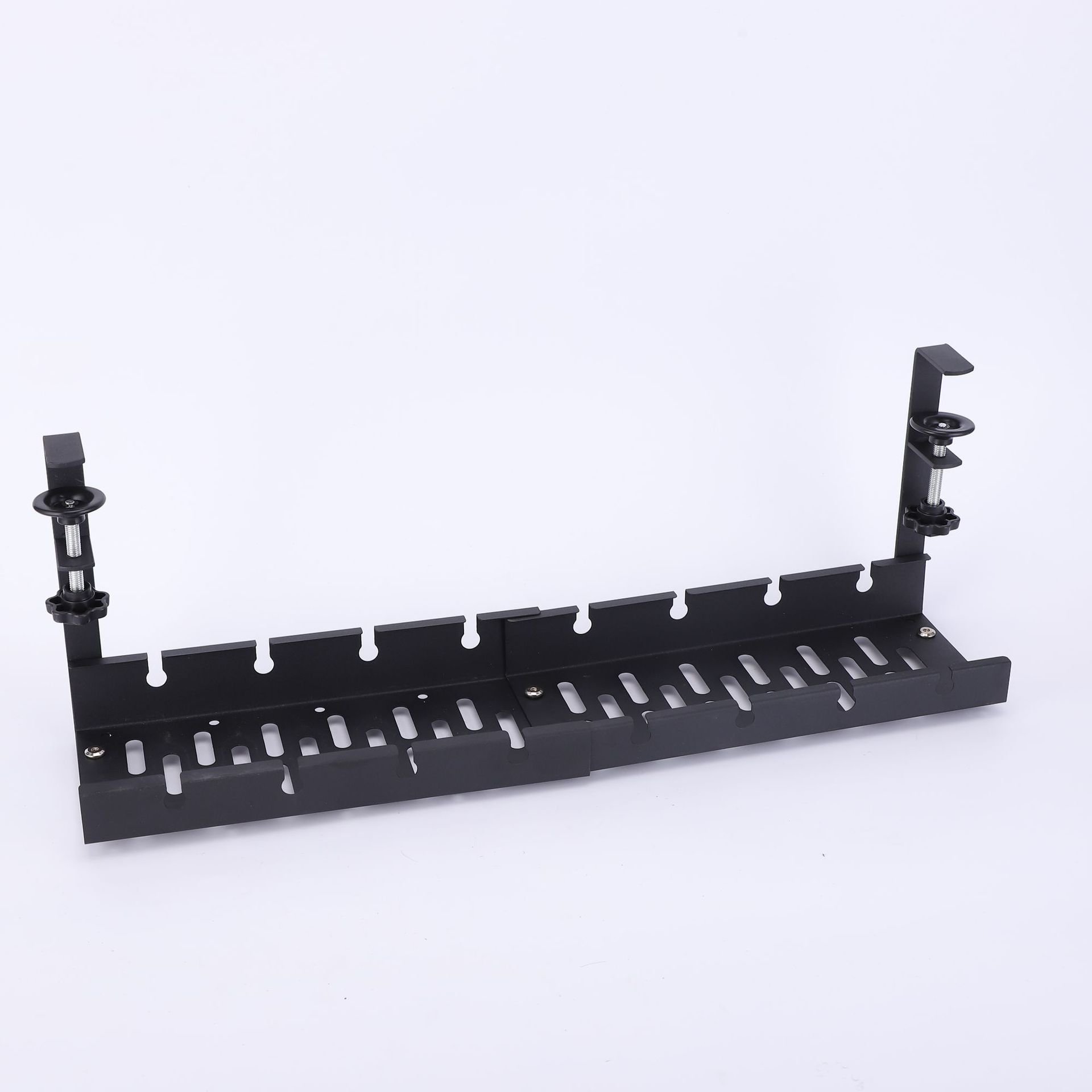 デスク下スペースを有効活用する収納フレーム