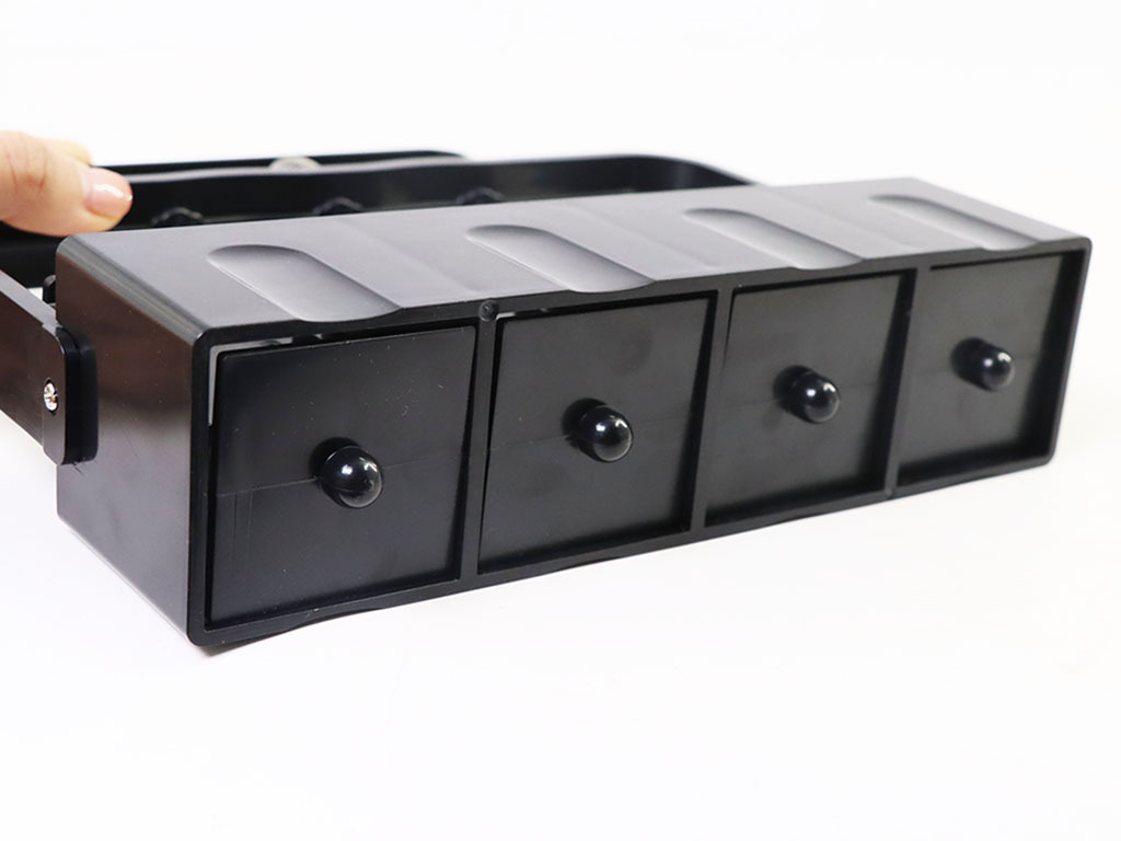 Detail materiálu půdní bariéry proti prorůstání kořenů