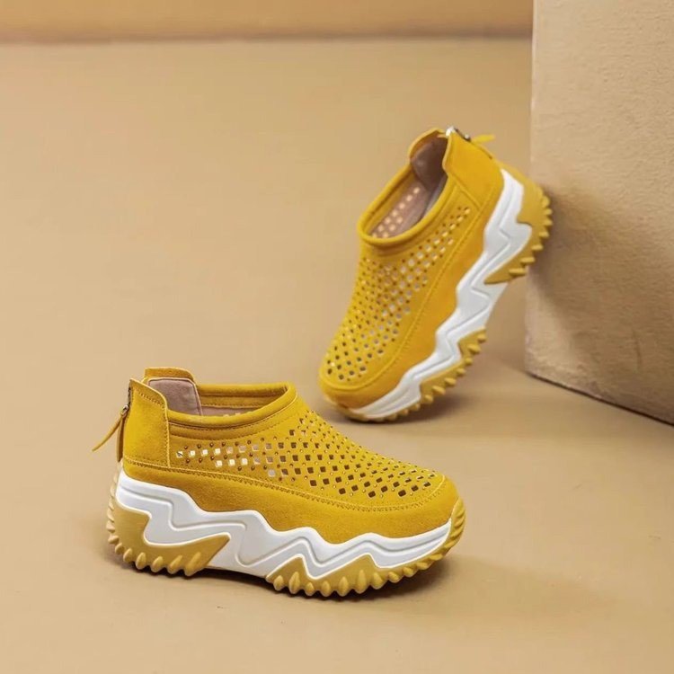 透かし彫りラウンドトウ厚底スリッポン