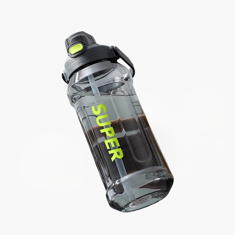 Tragbarer Wasserbecher mit großem Fassungsvermögen