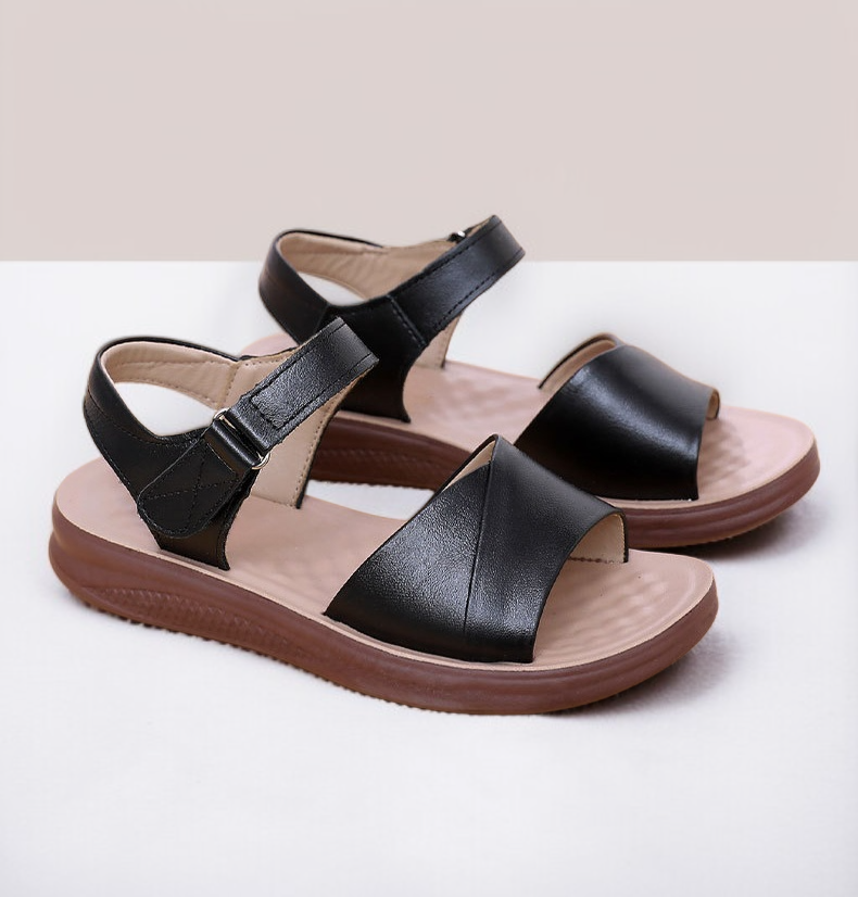 تصميم عصري لصنادل جلد البقر