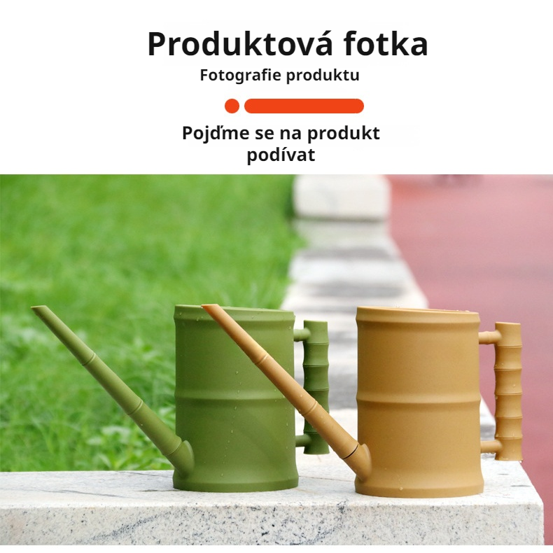 Dlouhý nos domácí konev na zalévání rostlin