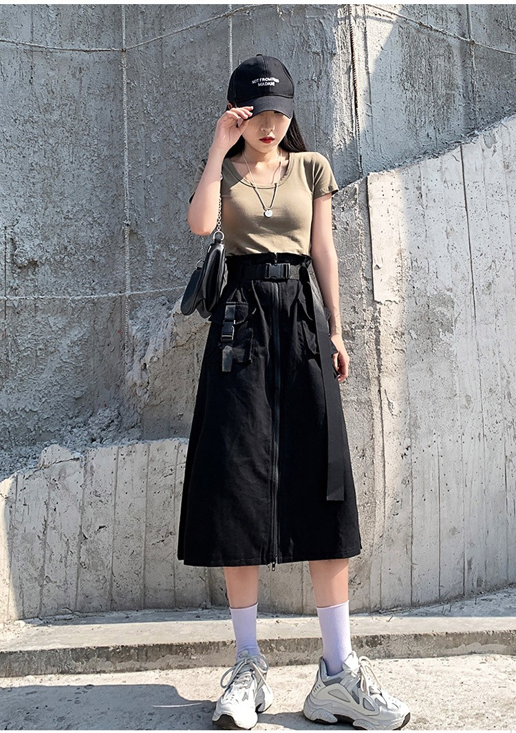 秋冬ファッションに合うカーゴスカート