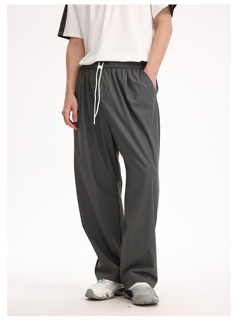 クール素材パンツの涼しさを表現した画像