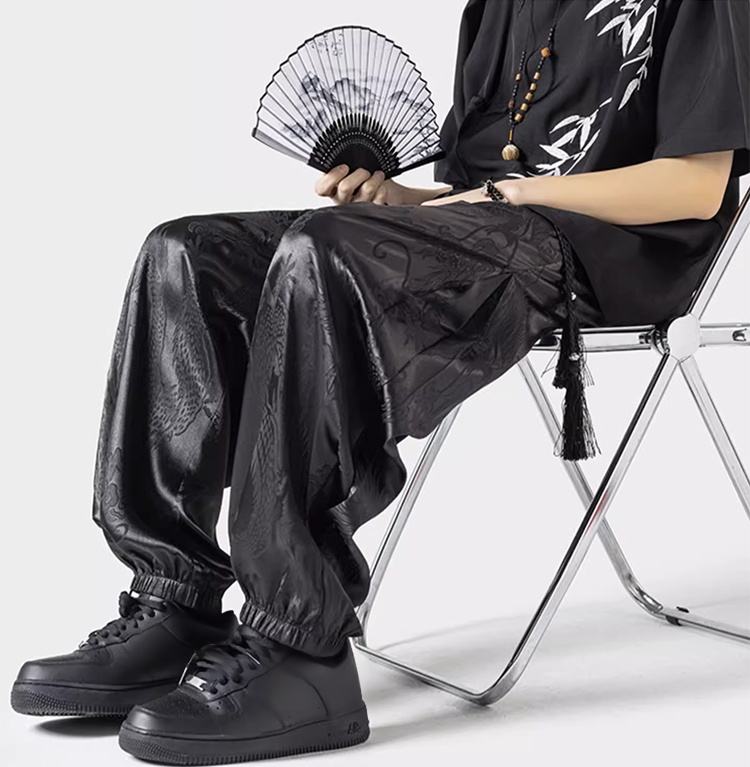 ルームウェアにも最適な冷感ジョガーパンツ