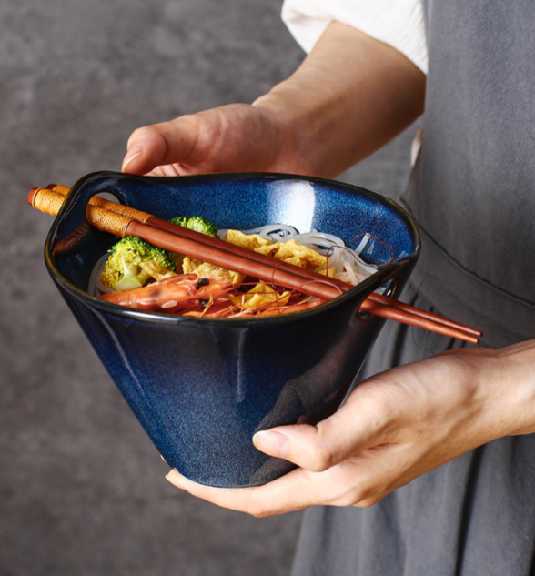 両耳付き陶器帽子鉢の上からの様子