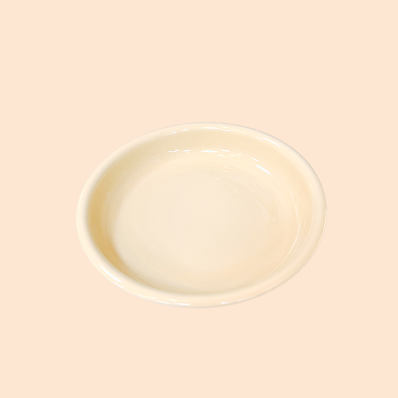 クリーム色の可愛い丼、お皿、カップが1人分