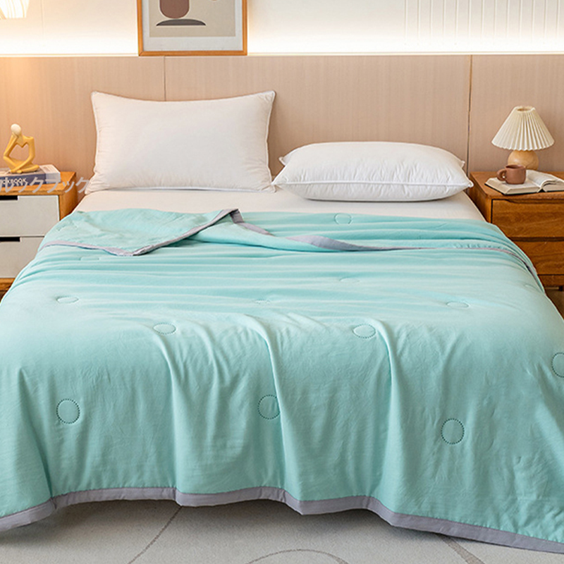 High-end summer quilt for mothers and babies