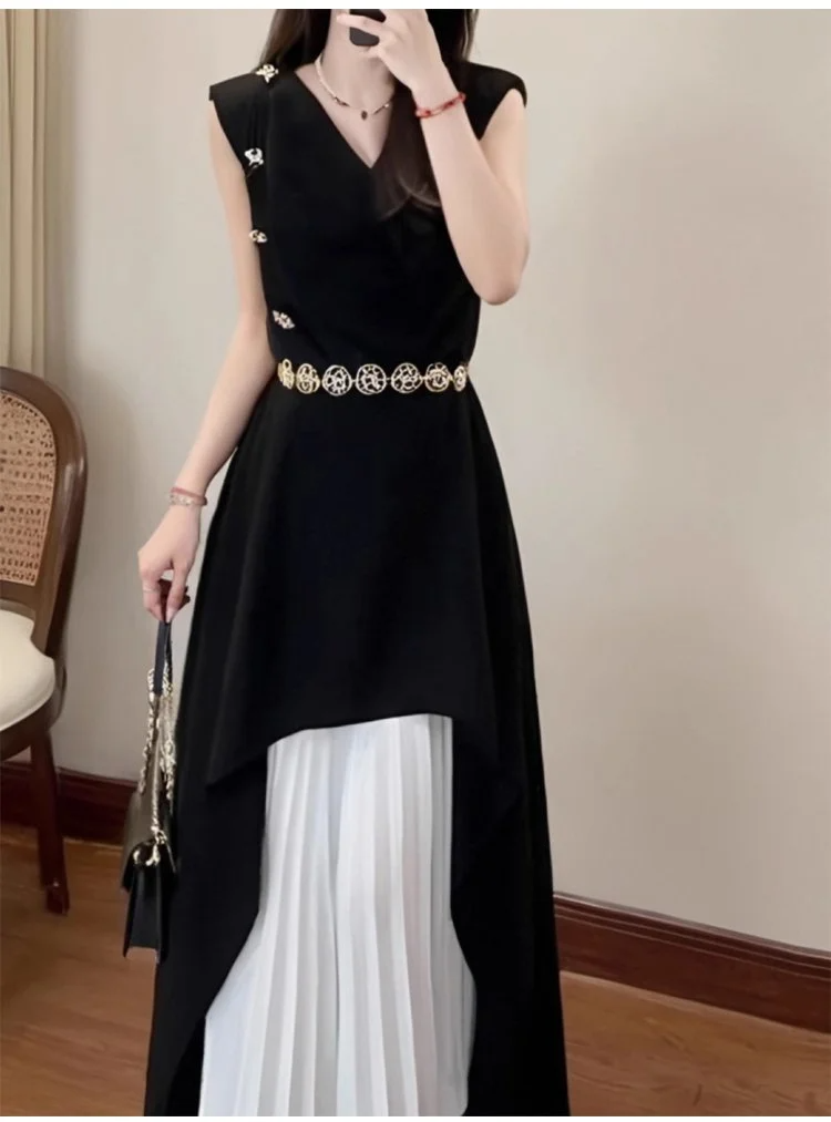 落ち着いた色合いのレイヤードドレス