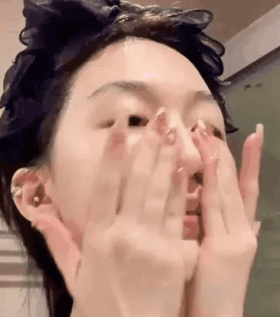 Suero antiedad reafirmante para una piel juvenil