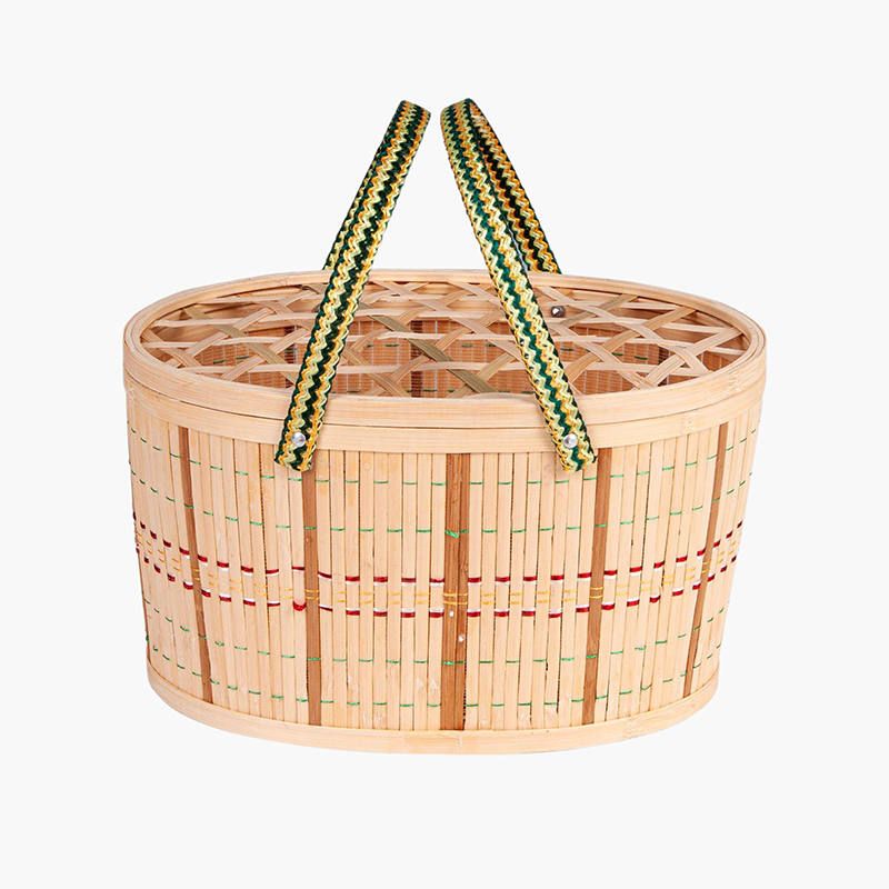 손에 대바구니를 들다