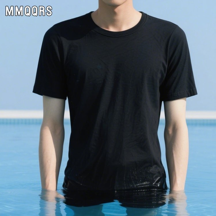 無地肩掛けの半袖Tシャツです