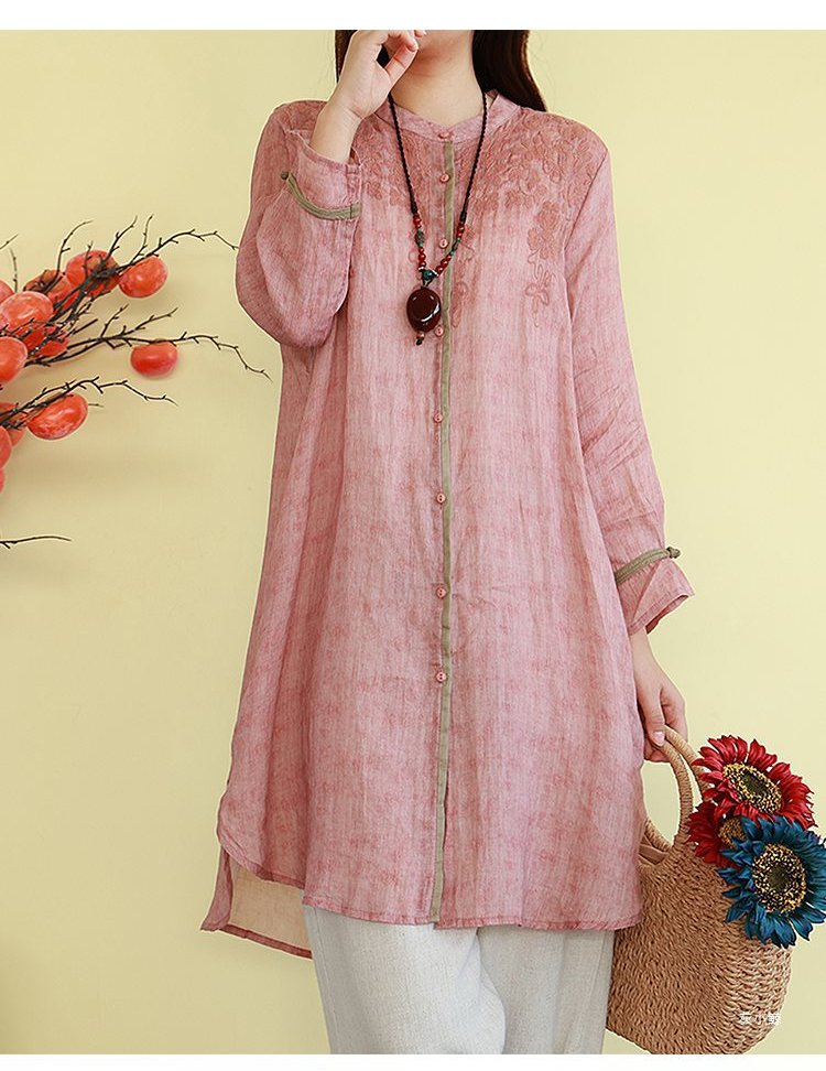 リラックス感のあるゆったりロングシャツ